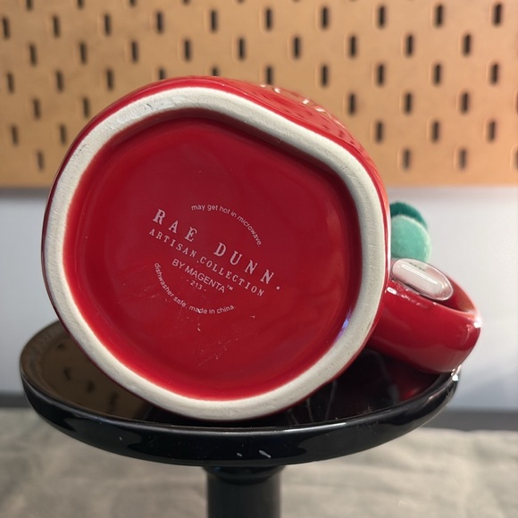 Rae Dunn Merry Christmas coffee/tea/cocoa mug - Picture 3 of 3